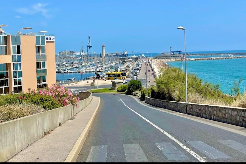 Joli Appartement Avec Piscine Sète Exteriör bild